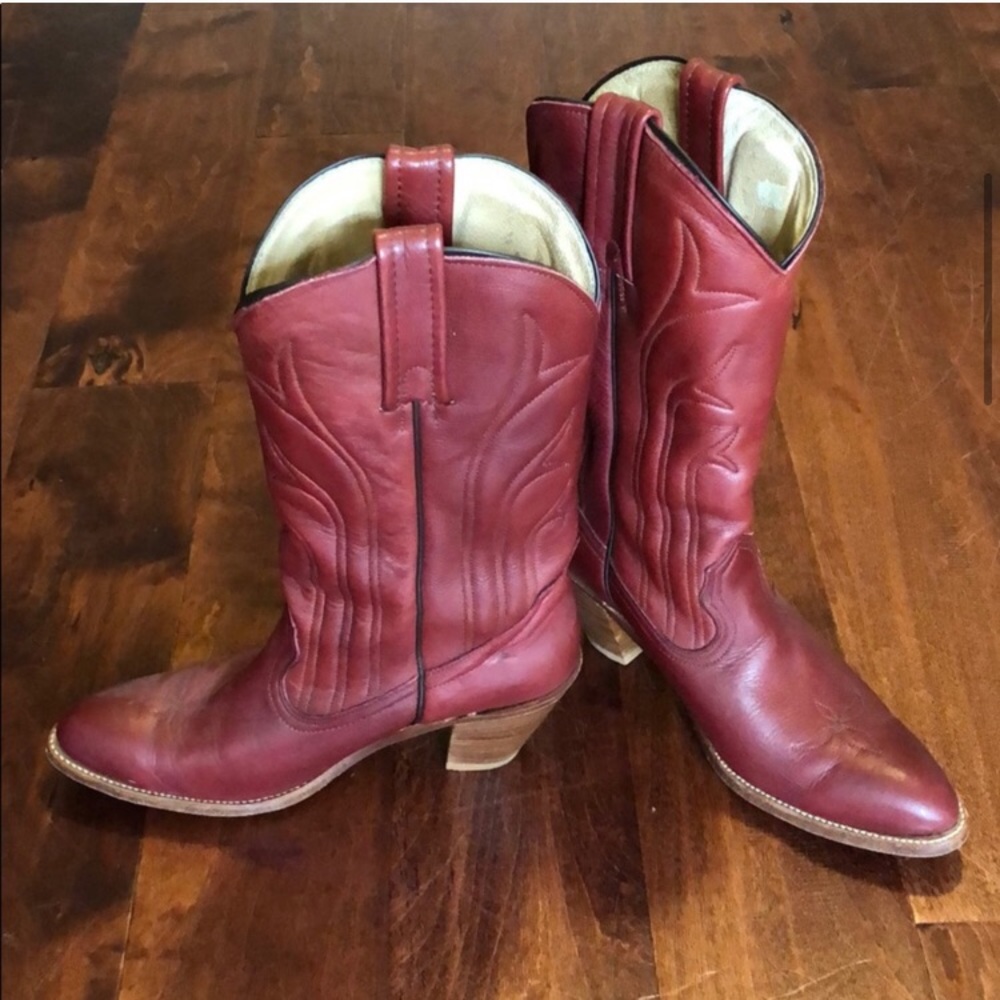 Reserved 4 @becari26 -vintage Red FRYE CowboyBoots